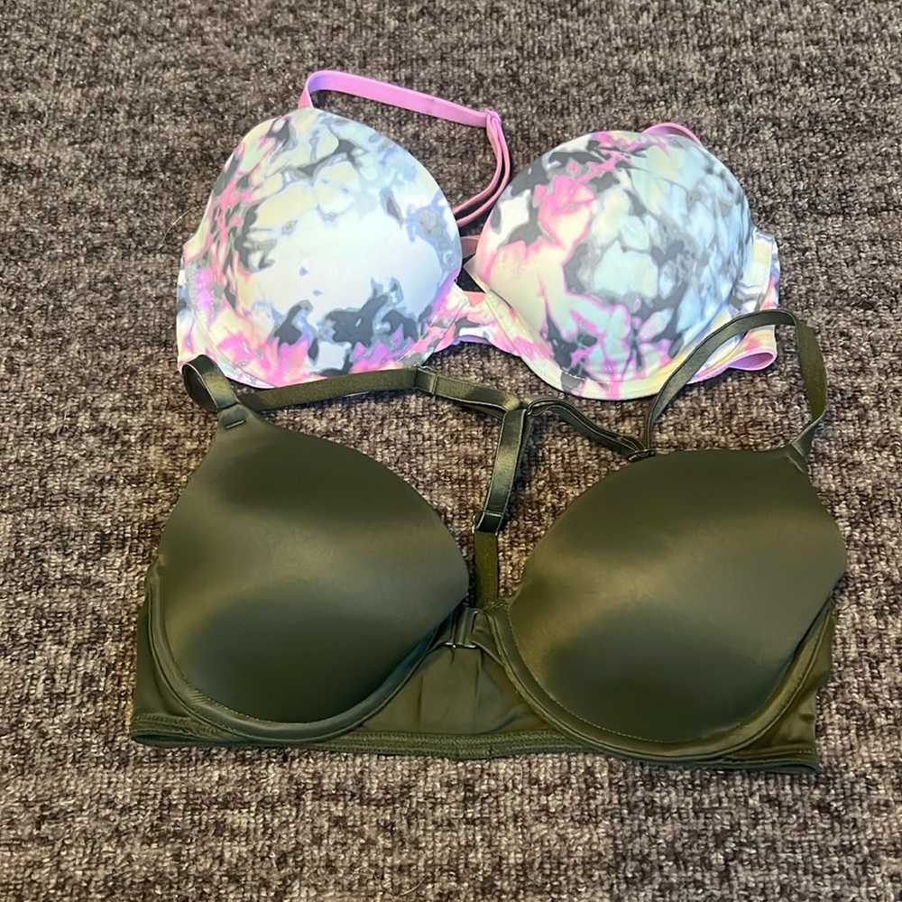Victoria’s Secret Pink set of 2 32c bras